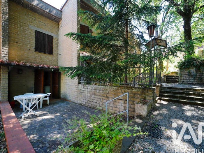 Appartamento quadrilocale in vendita in Via della pianella, Pescina, Seggiano