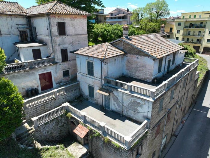 Appartamento con 5 locali in vendita in Via Magenta, Centro, Ronciglione