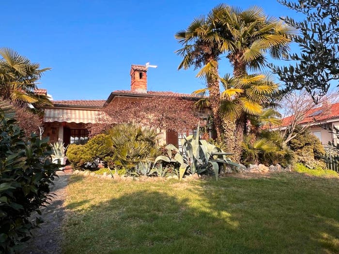 Casa quadrilocale in vendita in Via Ugo Foscolo, Brembate di Sopra