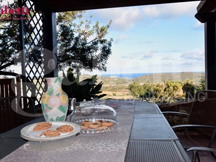 Casa con 5 locali in vendita in Villa Bellevue Via Amundsen, Ruoni, Santa Teresa Gallura