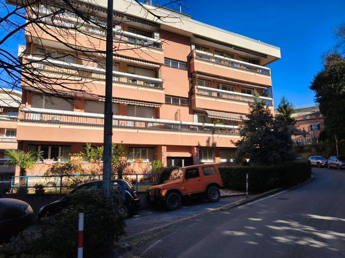 Appartamento quadrilocale in vendita in Via Pian di Forno, Sestri Ponente, Genova