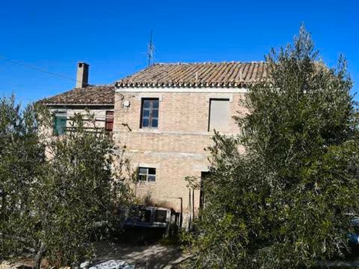 Casa con 6 locali in vendita in Carassai