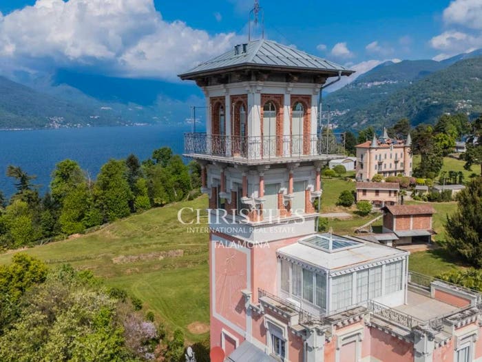 Casa con 6 locali in vendita in Via Lugano, Centro, Luino