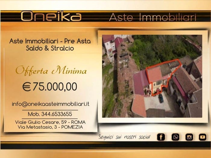 Appartamento con 6 locali in vendita in Via Montagna, Centurano, Caserta
