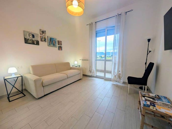 Appartamento trilocale in vendita in Via Nostra Signora del Monte, Legino Zinola Fornaci, Savona