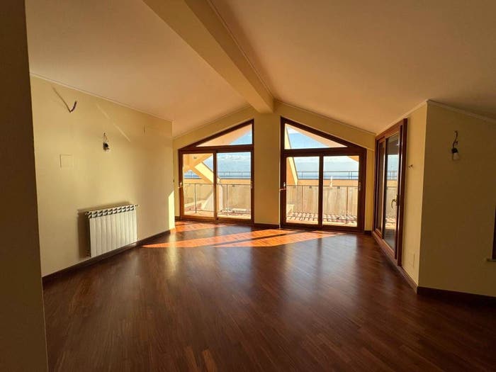 Casa con 5 locali in vendita in Strada Statale Orientale Sicula, Tremestieri Pistunina, Messina