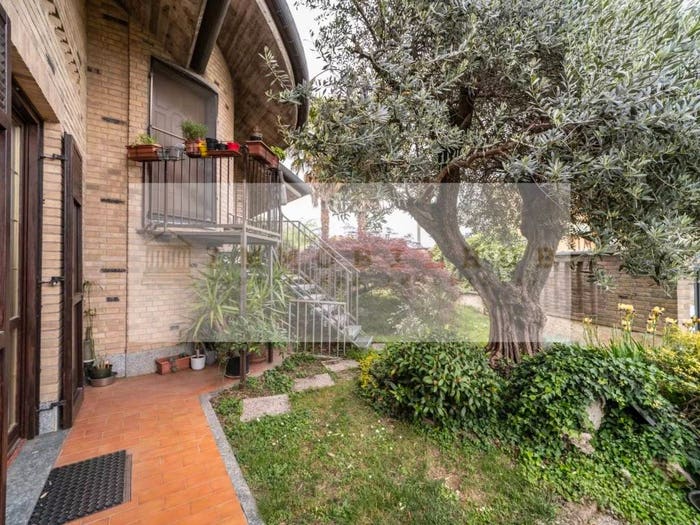Casa con 6 locali in vendita in Via Comasinella, Centro, Cogliate