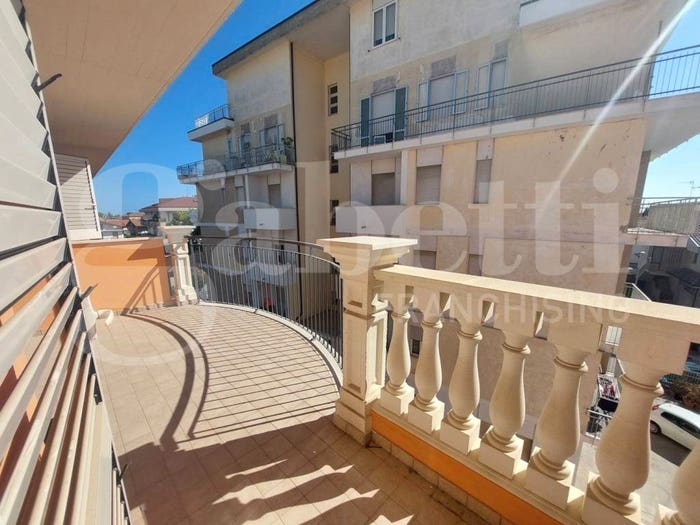 Appartamento con 5 locali in vendita in Via C Colombo, Centro, Martinsicuro