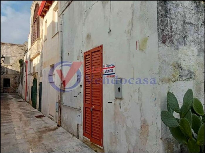 Casa trilocale in vendita in Via Benedetto Brin, Centro, Poggiardo
