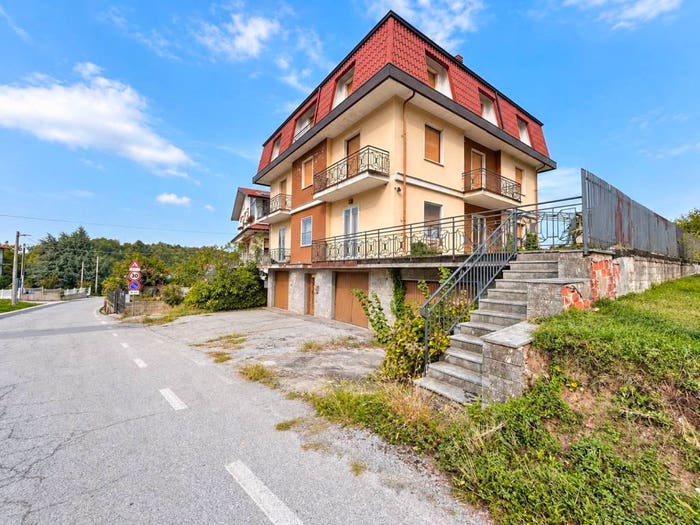 Casa con 6 locali in vendita in Via Bisalta, Centro, Peveragno
