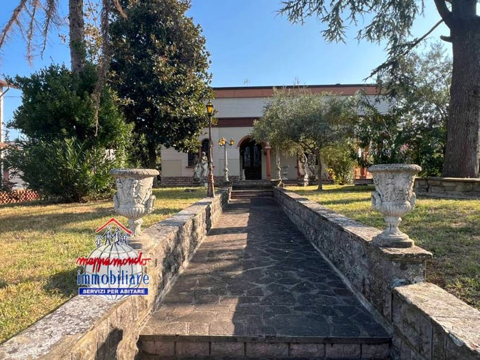 Casa con 5 locali in vendita in Via Anita Garibaldi, Frazioni Nord, Cento