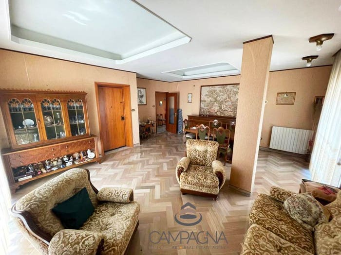 Casa con 6 locali in vendita in Viale della Vittoria, Canicattì
