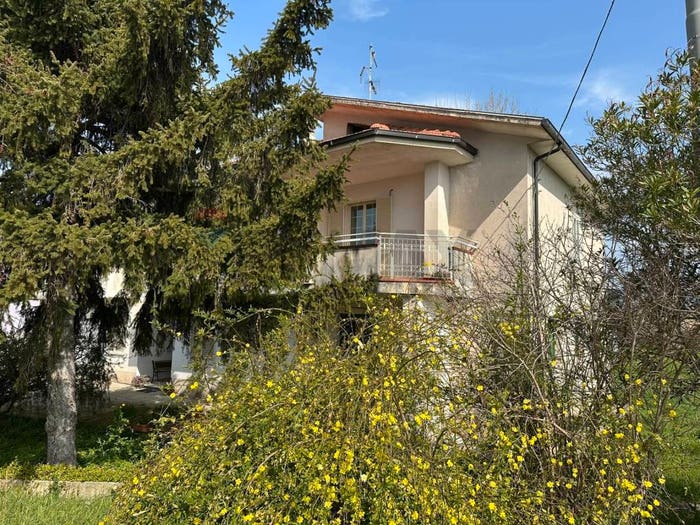 Casa con 6 locali in vendita in Corso Archi, Taverna Ravindola, Montaquila