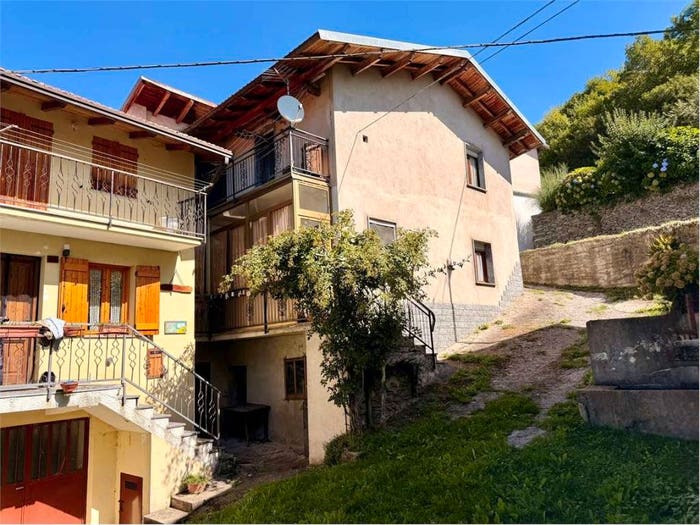 Casa con 6 locali in vendita in Frazione Chionea, Ormea