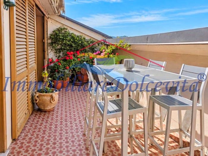 Appartamento con 6 locali in vendita in Via Francesco De Sanctis, Alberti Bellariva, Firenze