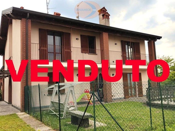 Appartamento quadrilocale in vendita in Via Dante Alighieri, Cologna Caraverio, Castello di Brianza