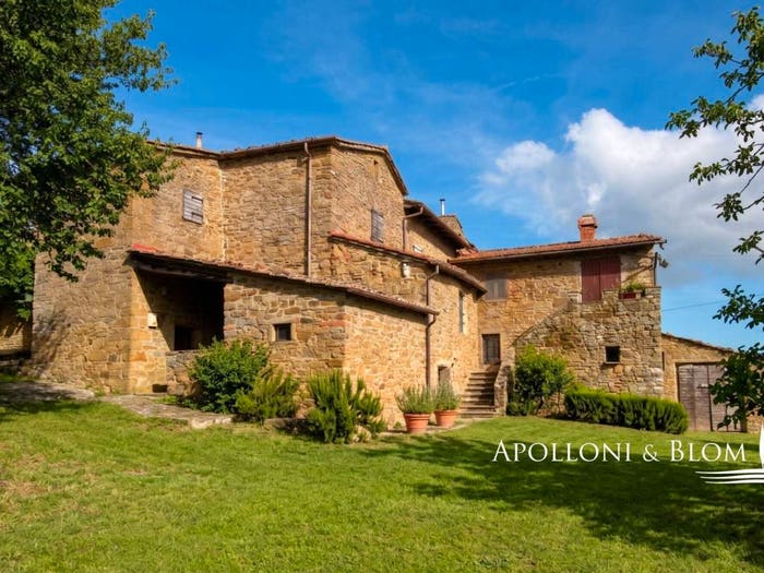 Casa con 6 locali in vendita in Via Martiri di Civitella, Centro, Civitella in Val di Chiana