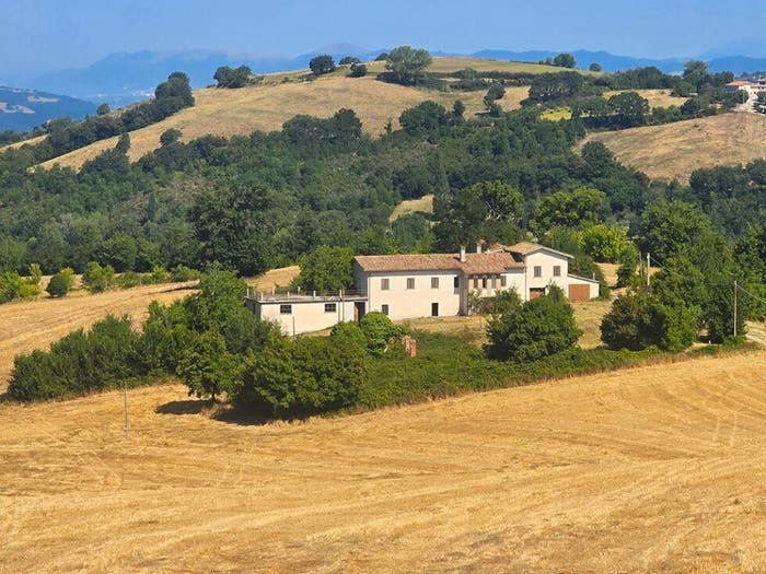 Casa con 6 locali in vendita in Morano Osteria, Gualdo Tadino