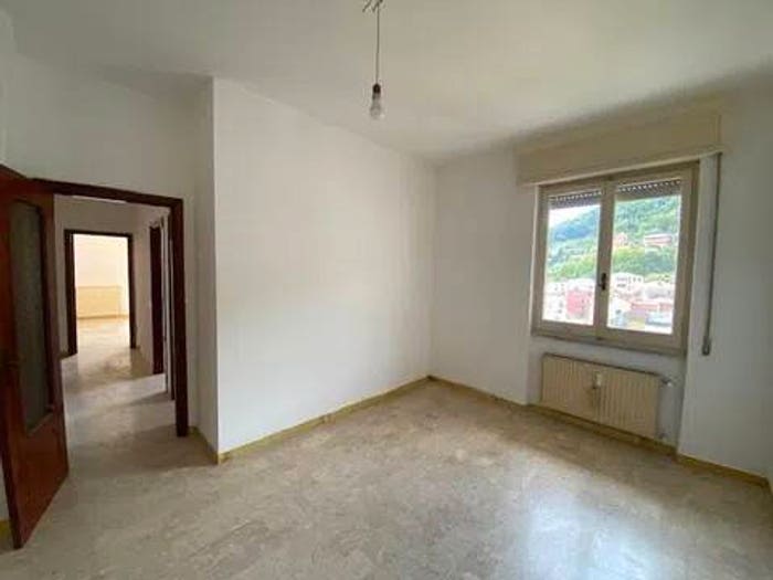 Appartamento con 5 locali in vendita in Via Parma, Caperana, Chiavari