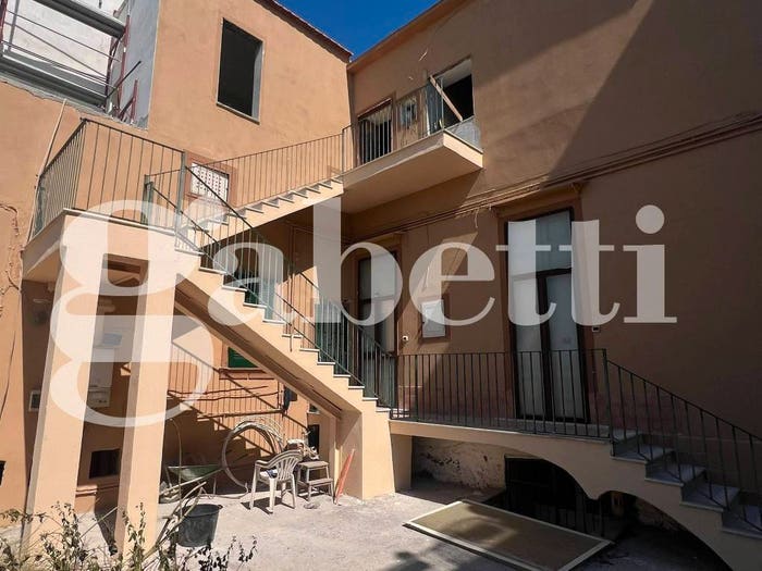 Appartamento quadrilocale in vendita in Corso Resina, Centro, Ercolano