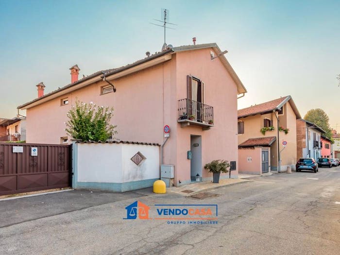 Casa quadrilocale in vendita in Via Alessandro Manzoni, Centro, Piobesi Torinese