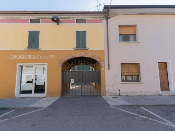 Casa bilocale in vendita in Via Manzoni, Castelletto, Leno