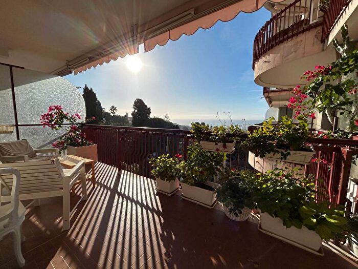 Appartamento trilocale in vendita in Via Virgilio, Via Romana, Bordighera
