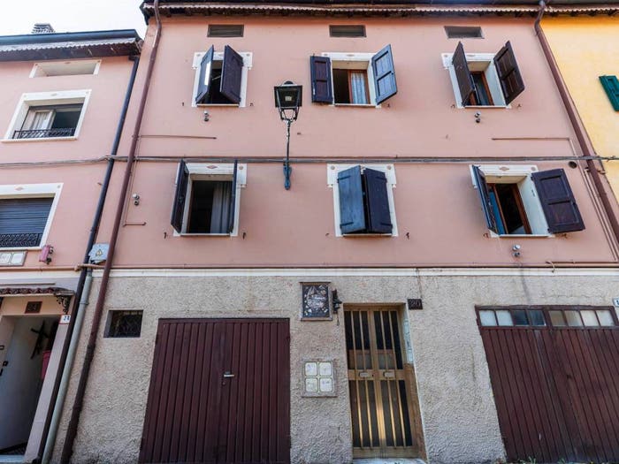 Appartamento con 6 locali in vendita in VIA MARSALA, Portile Paganine, Modena