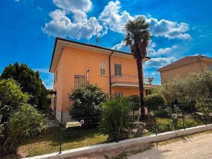 Casa con 6 locali in vendita in Via Pellerino, Piossasco