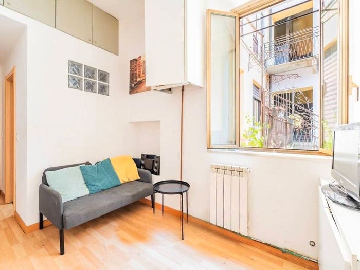 Appartamento bilocale in vendita in Corso San Gottardo, Milano