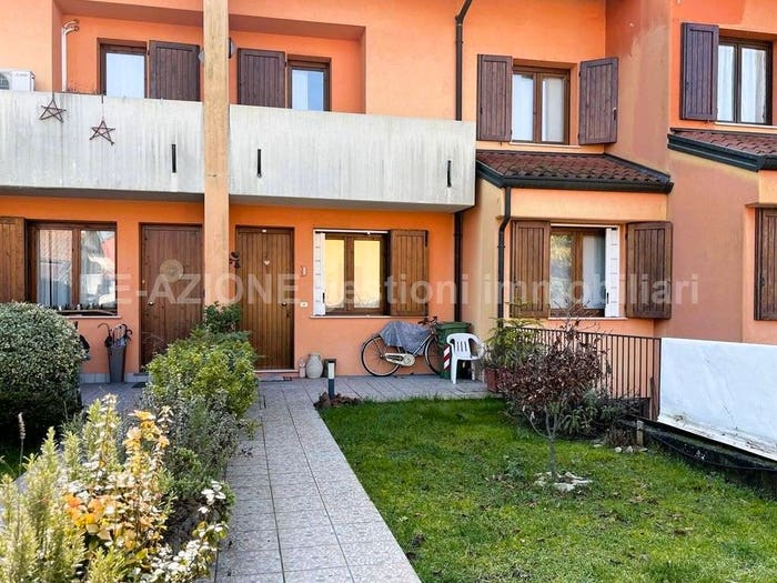 Casa quadrilocale in vendita in Via Astico, Centro, Monticello Conte Otto