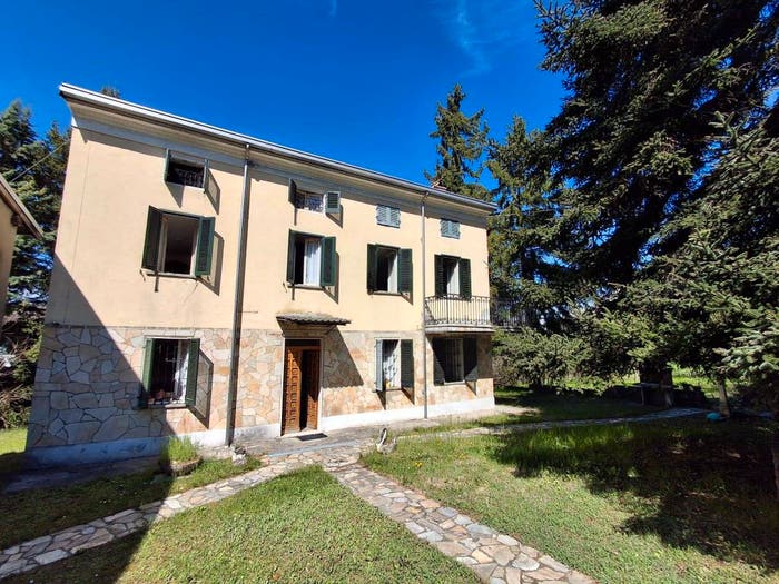Casa con 6 locali in vendita in Godiasco Salice Terme