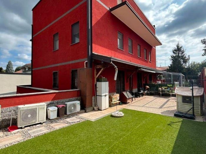 Appartamento trilocale in vendita in Via della Pace, Centro, Lainate