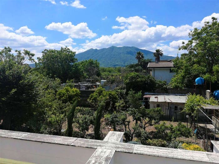 Appartamento con 6 locali in affitto in Via Pomigliano, Somma Vesuviana