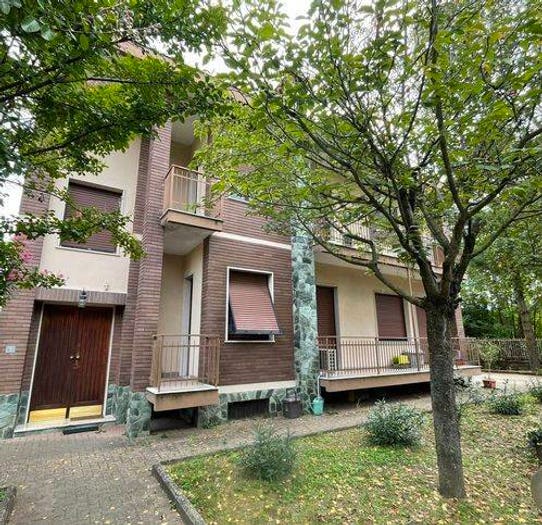 Casa con 6 locali in vendita in Via Mazzini, Novi Ligure