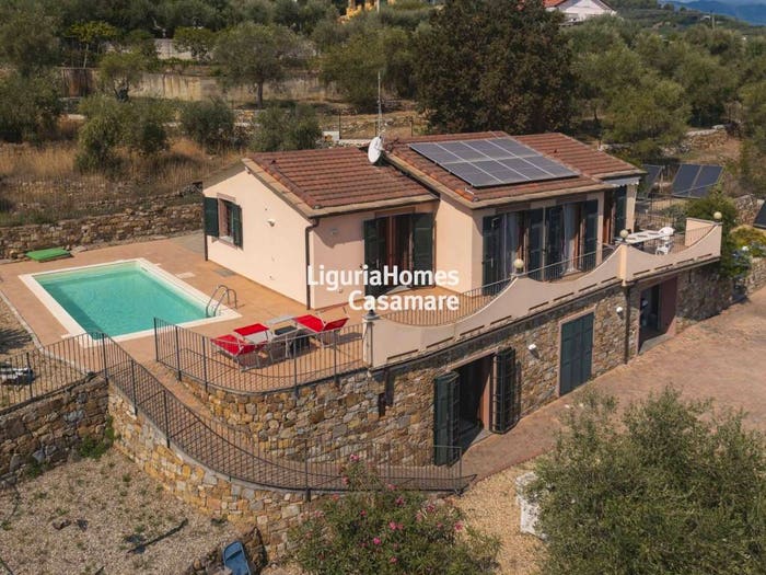 Casa con 6 locali in vendita in Strada RonchiBrighei, Piani Torrazza, Imperia