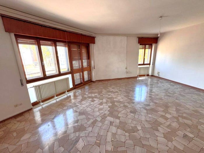 Appartamento quadrilocale in vendita in Via Novembre, Montecchio Maggiore Alte Ceccato, Montecchio Maggiore