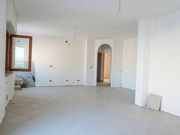 Appartamento trilocale in vendita in Centro, Sinalunga