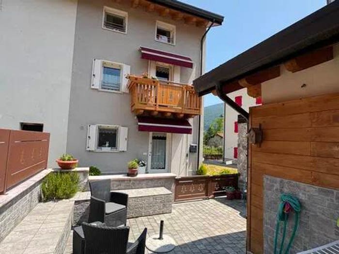 Casa con 6 locali in vendita in Cortile Rismondo, Barcis