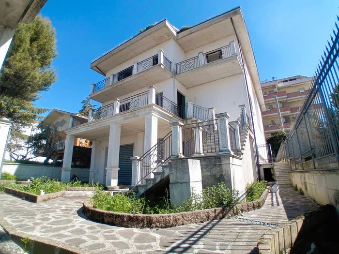Casa con 6 locali in vendita in Via dei Frentani, Chieti Città, Chieti