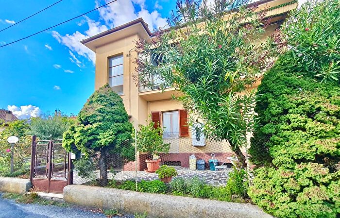 Casa con 8 locali in vendita in Via Accumoli, Rieti
