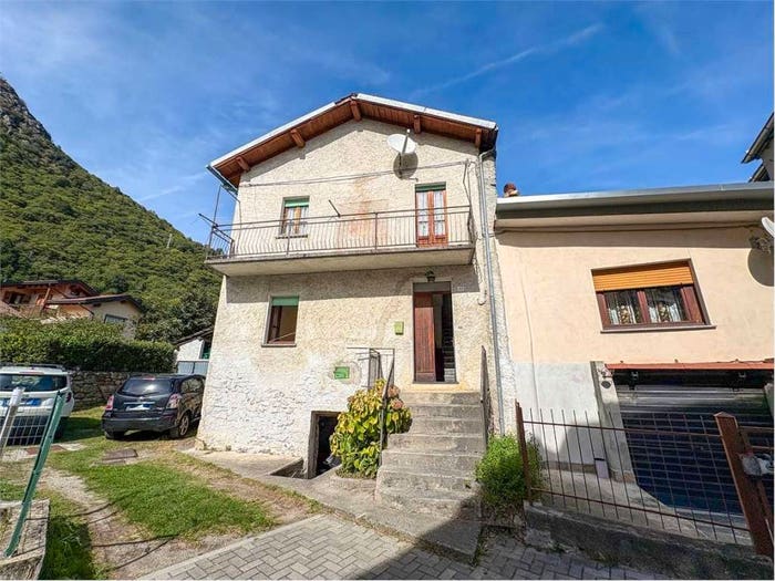 Casa trilocale in vendita in Via Don Primo Lucchinetti, Mese