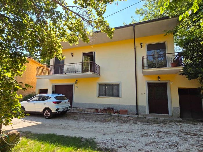 Casa con 6 locali in vendita in Vocabolo Vallefigliola, Calvi dell'Umbria