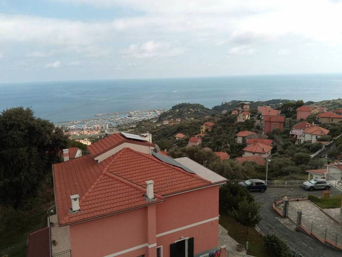 Appartamento con 6 locali in vendita in Via alla Croce, Castagnabuona, Varazze