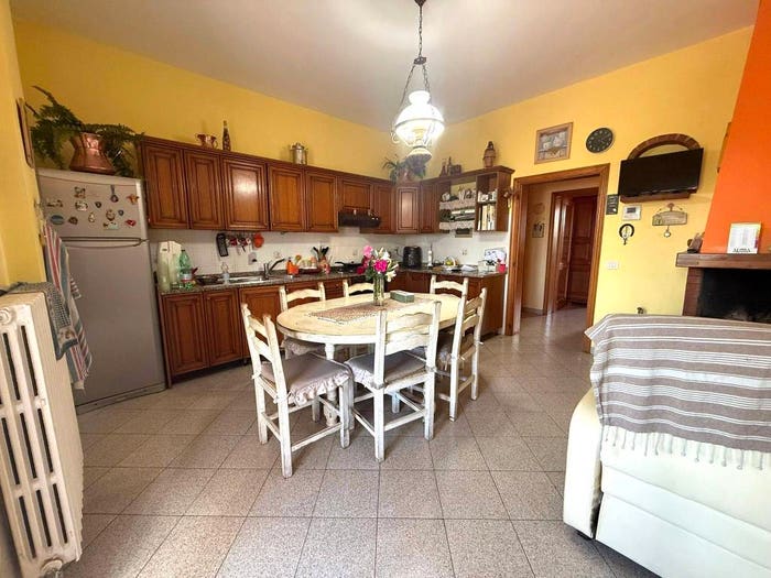 Appartamento con 6 locali in vendita in Via Ponzano, Ponzano, Empoli