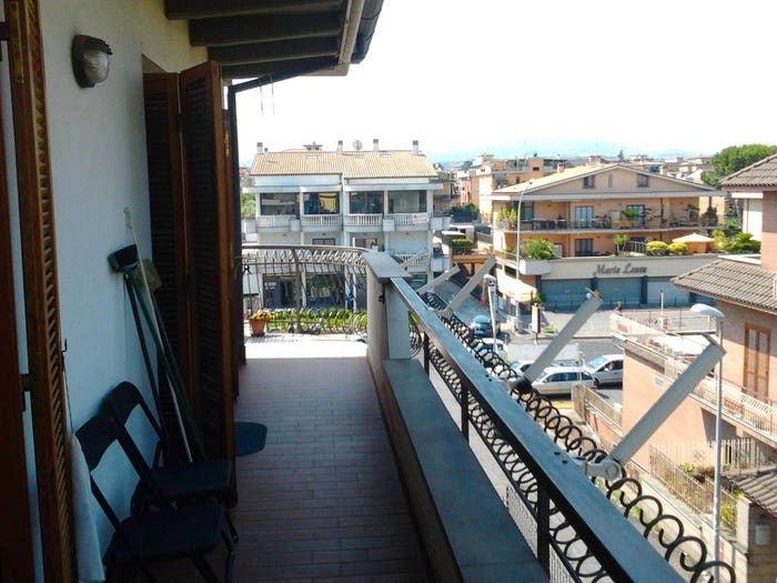 Appartamento trilocale in vendita in Via Massa Silani, Rocca Cencia, Roma