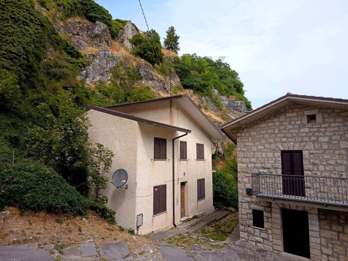 Casa quadrilocale in vendita in Viale Petrarca, Centro, Montenerodomo