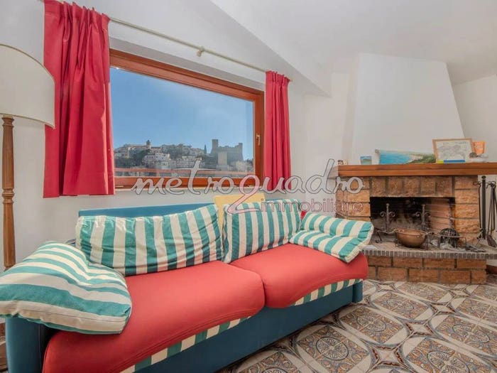 Appartamento con 5 locali in vendita in Via BP D'Arezzo, Centro, Itri