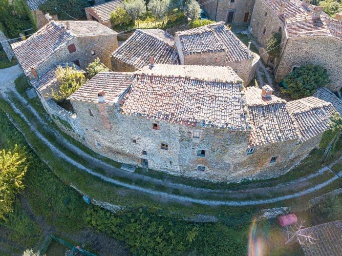 Appartamento con 6 locali in vendita in Pietraviva, Bucine