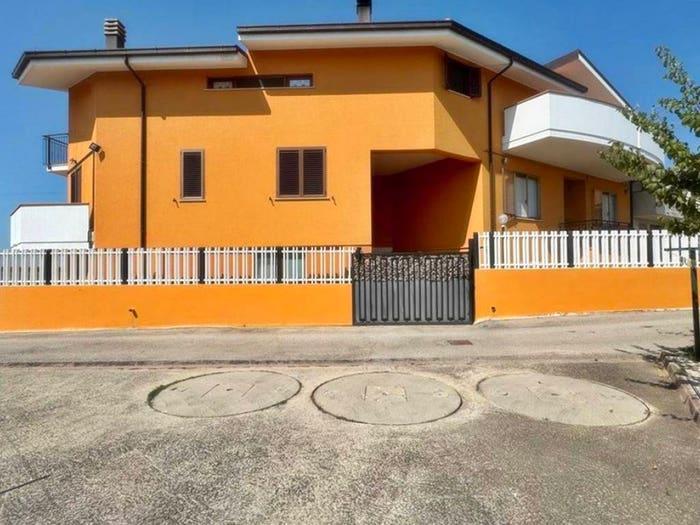 Casa quadrilocale in vendita in Via Giorgio la Pira, Montesilvano Colle, Montesilvano